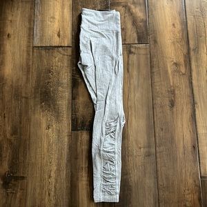 woman's lululemon leggings